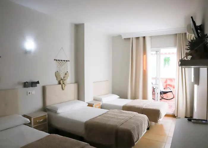 Cuevas بيت ضيافة فوينخيرولا