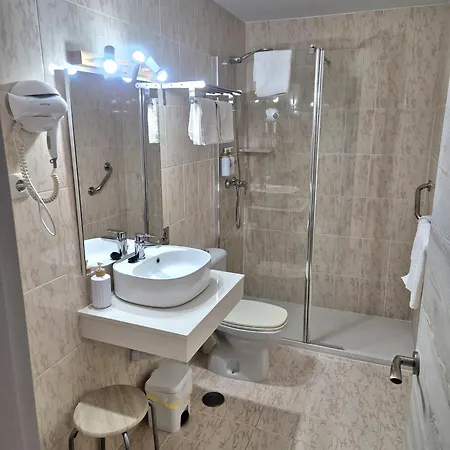 בית הארחה Cuevas 2*